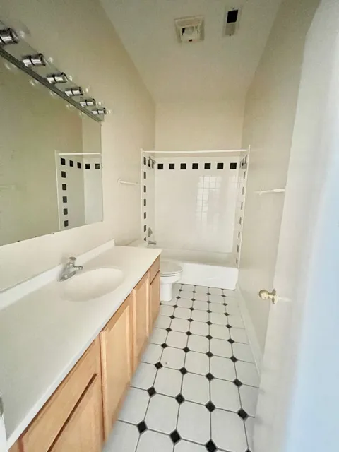 1459 N Milwaukee Ave, ,  60622, USA 60622-unit#2A-Chicago-IL