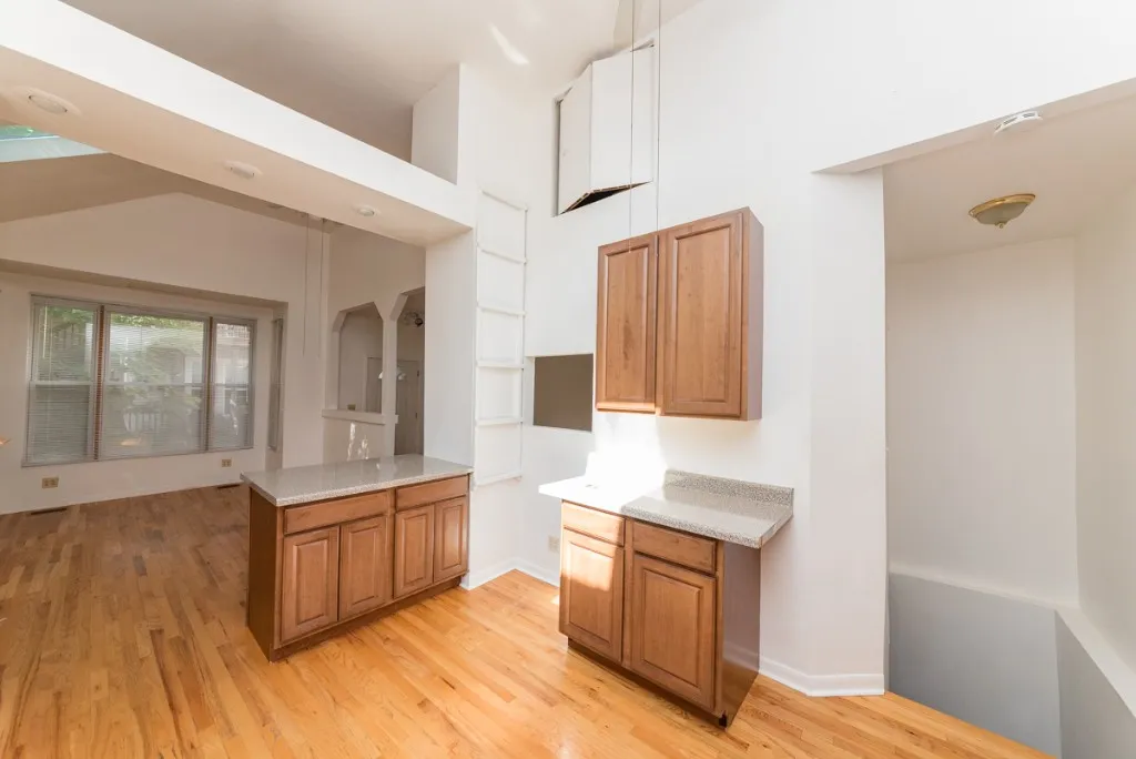 1043 W Grace St, ,  60613, USA 60613-unit#CH-Chicago-IL