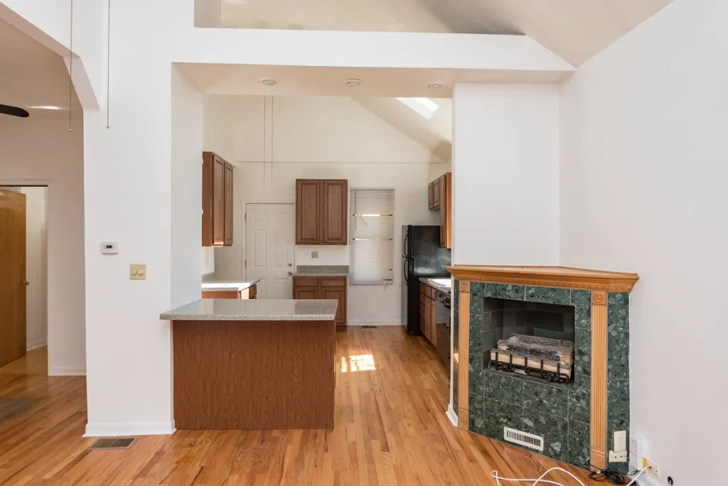 1043 W Grace St, ,  60613, USA 60613-unit#CH-Chicago-IL