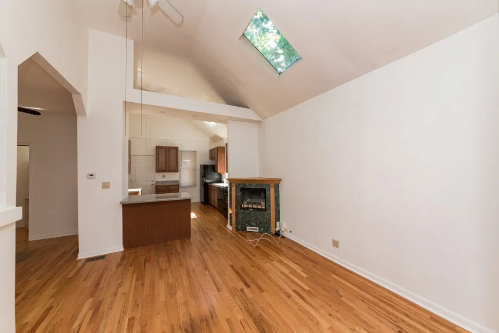 1043 W Grace St, ,  60613, USA 60613-unit#CH-Chicago-IL