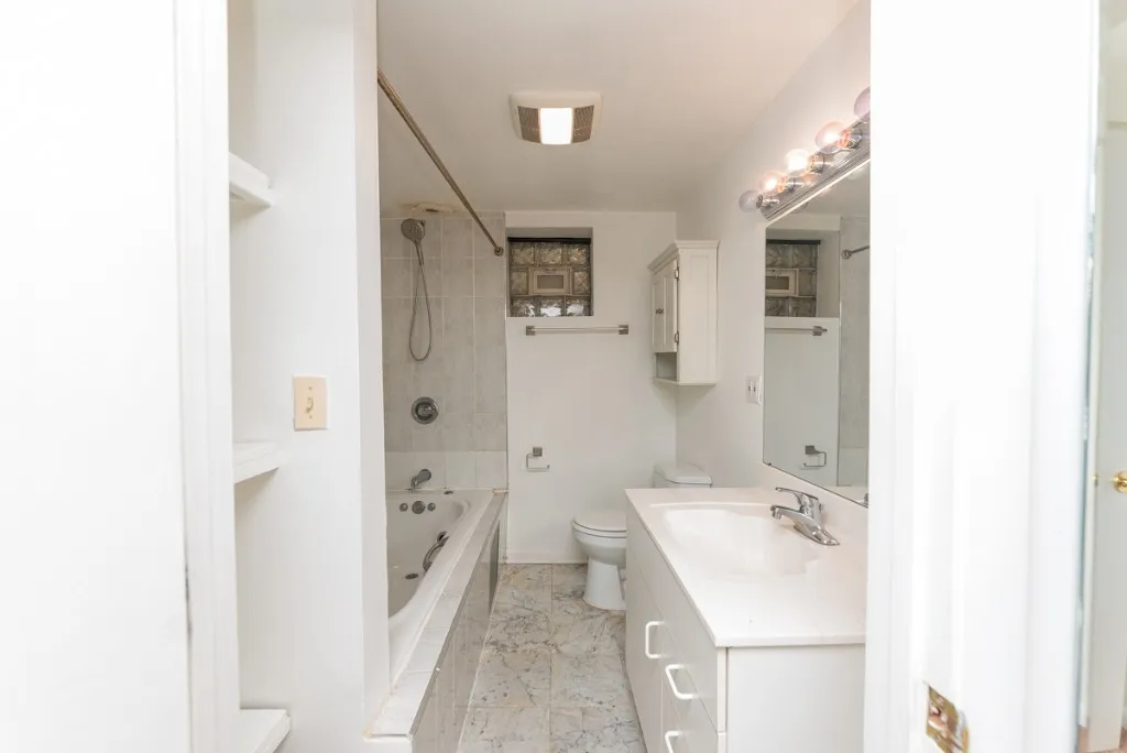 1043 W Grace St, ,  60613, USA 60613-unit#CH-Chicago-IL