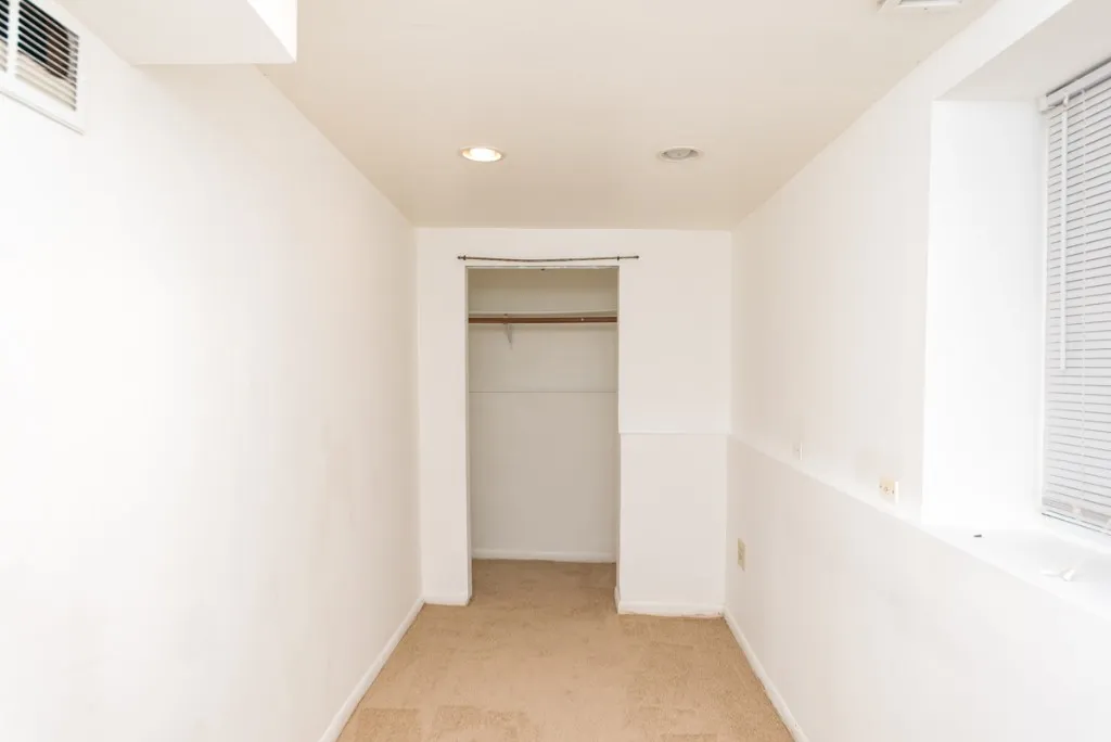 1043 W Grace St, ,  60613, USA 60613-unit#CH-Chicago-IL