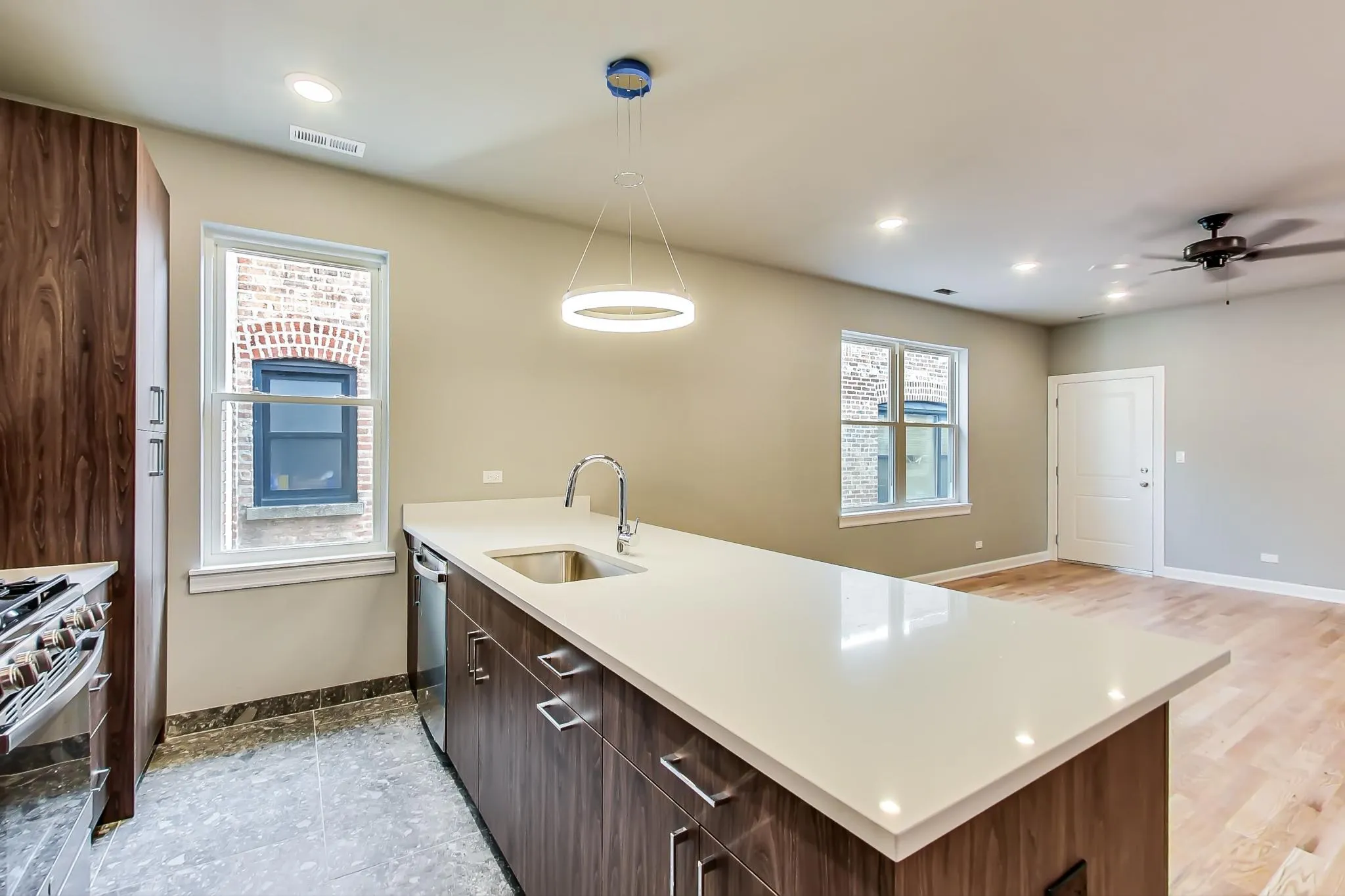 6132 S Kimbark Ave, ,  60637, USA 60637-unit#1W-Chicago-IL