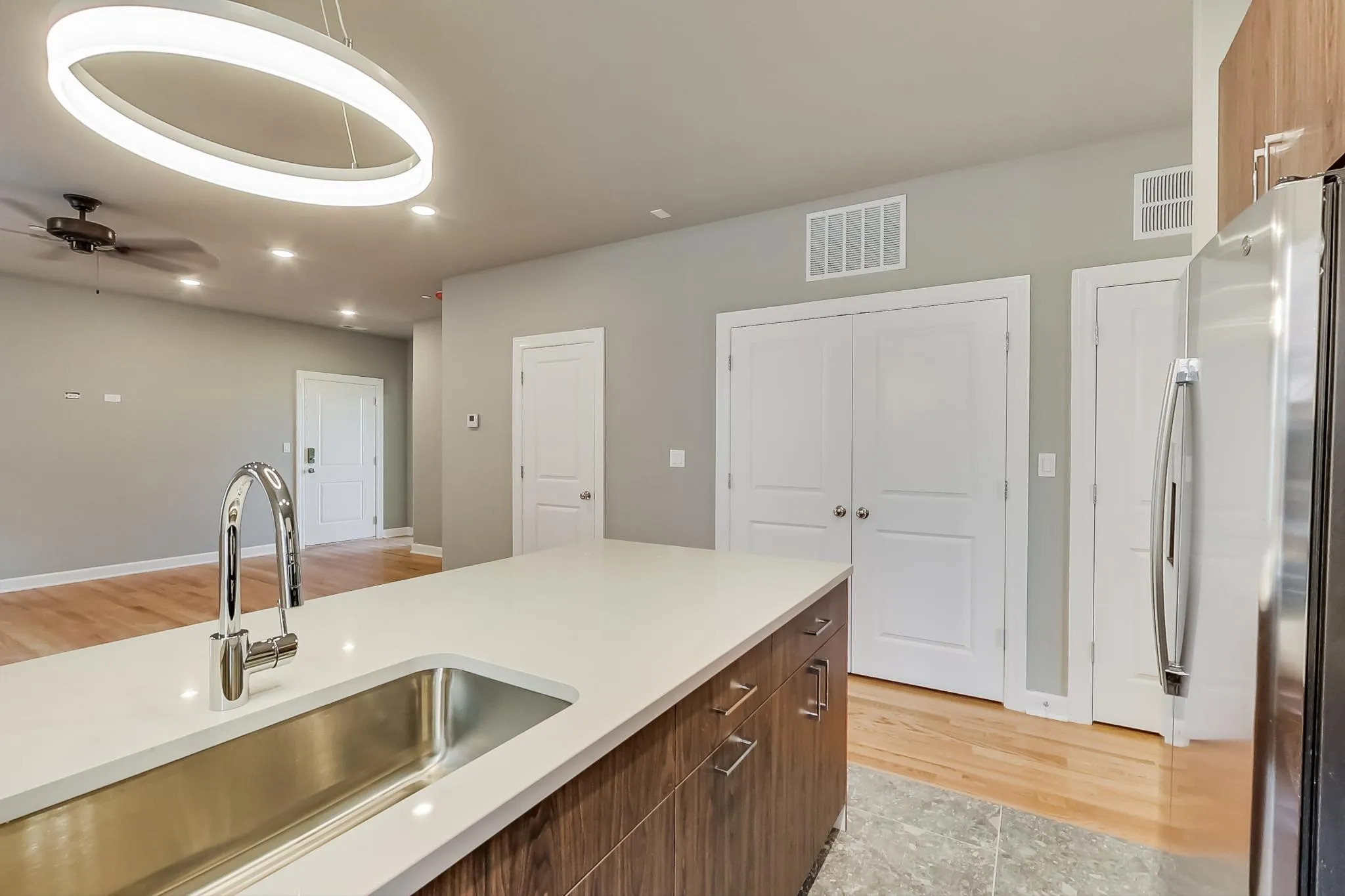 6132 S Kimbark Ave, ,  60637, USA 60637-unit#1W-Chicago-IL