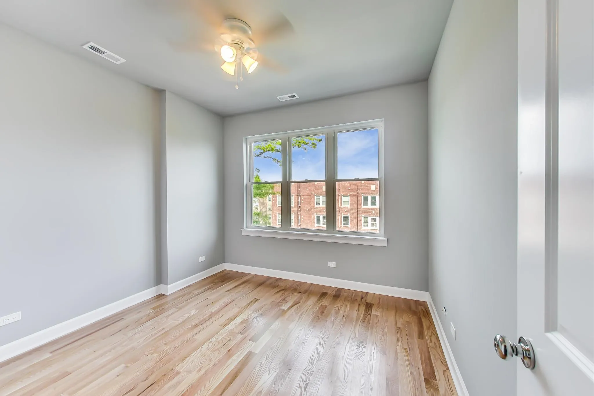 6132 S Kimbark Ave, ,  60637, USA 60637-unit#1W-Chicago-IL