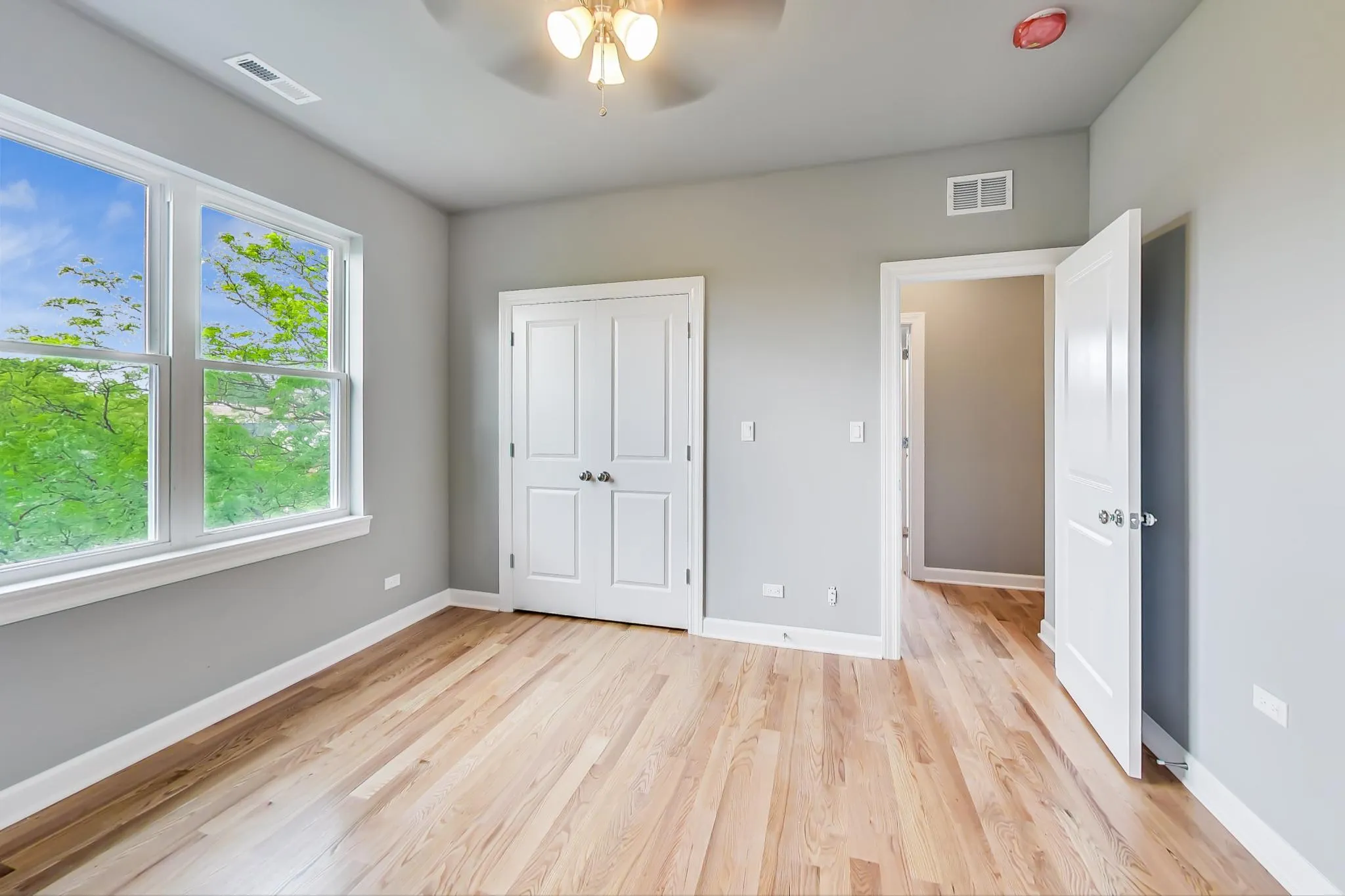 6132 S Kimbark Ave, ,  60637, USA 60637-unit#1W-Chicago-IL