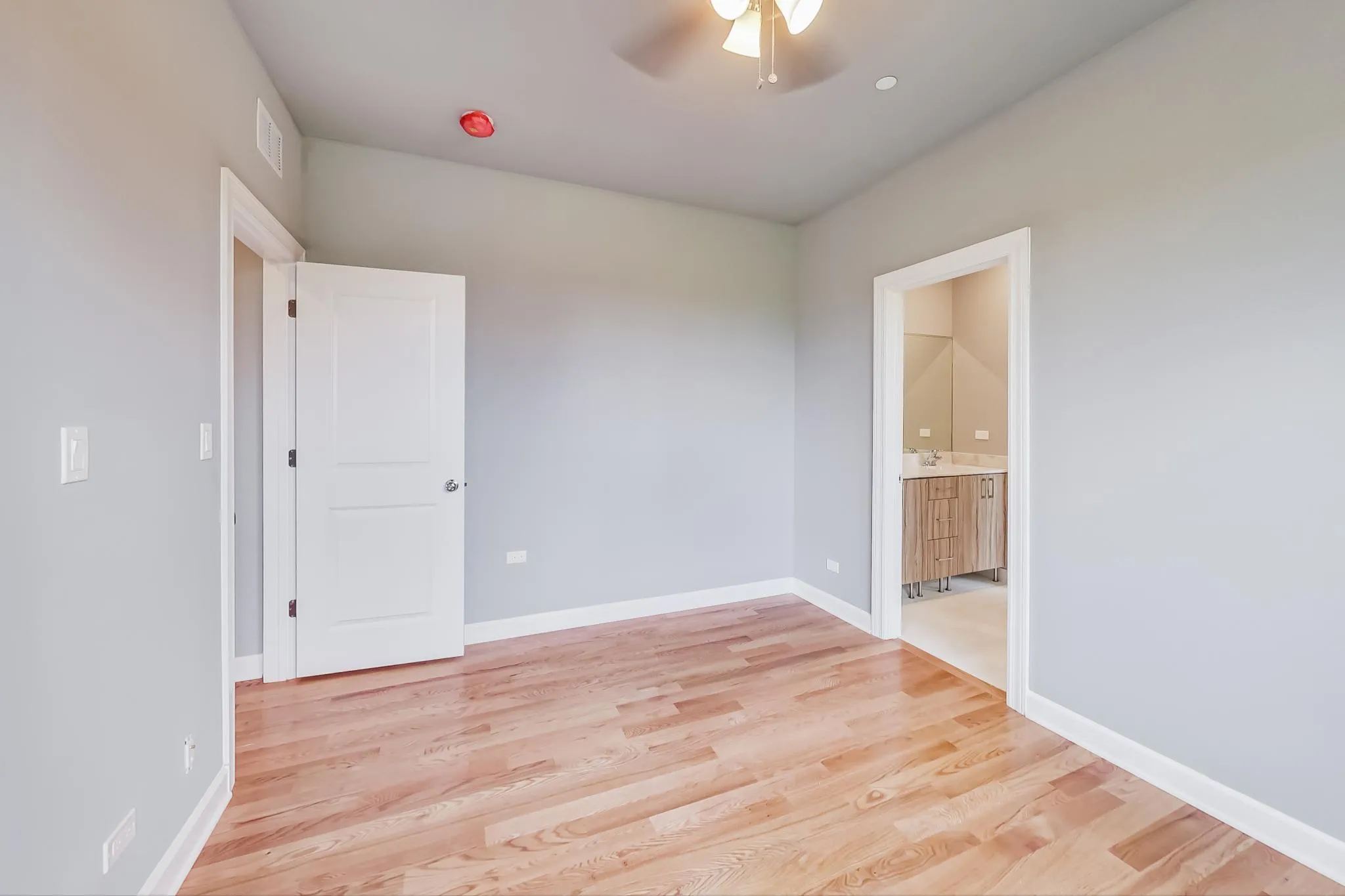 6132 S Kimbark Ave, ,  60637, USA 60637-unit#1W-Chicago-IL