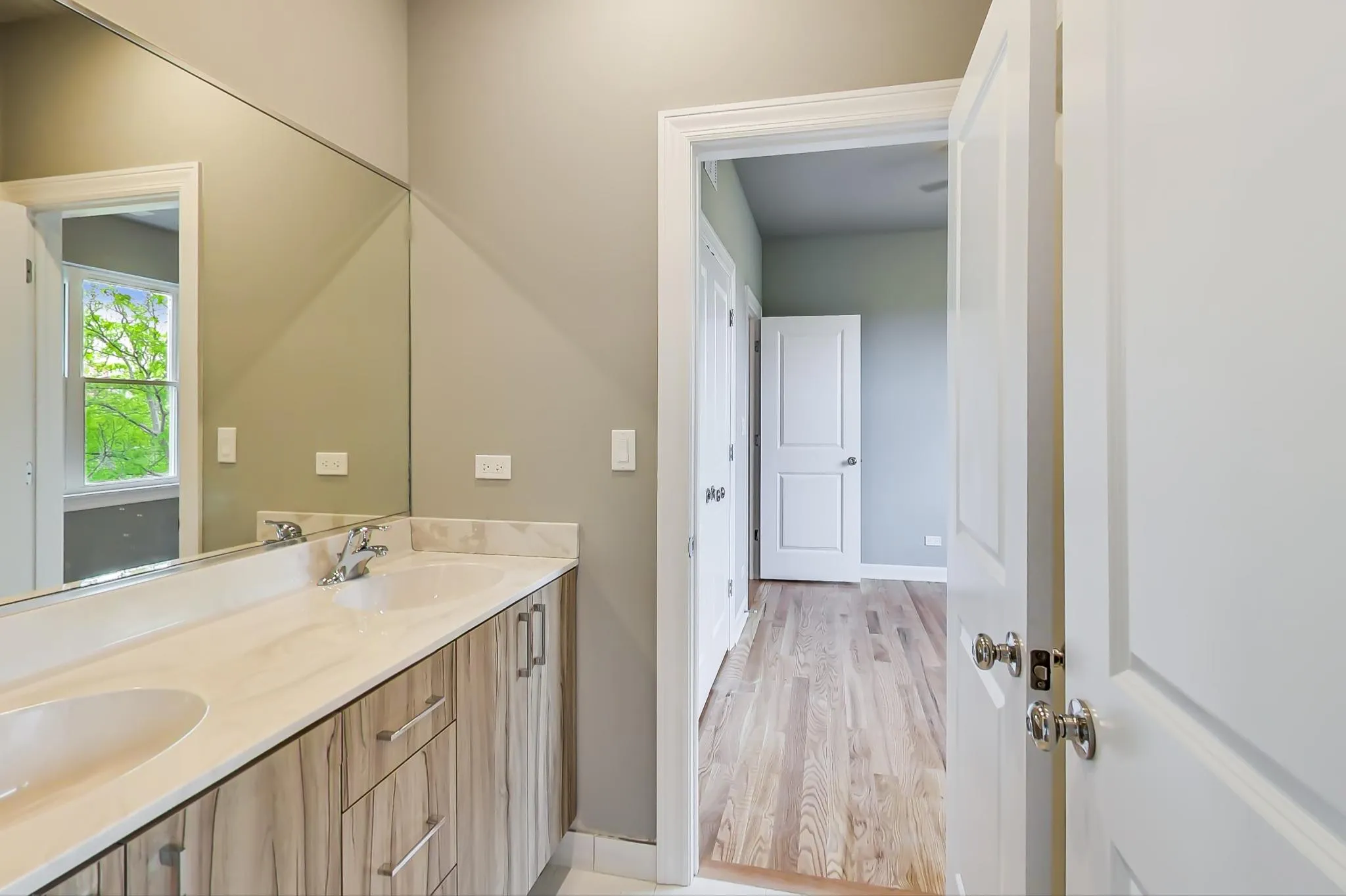 6132 S Kimbark Ave, ,  60637, USA 60637-unit#1W-Chicago-IL