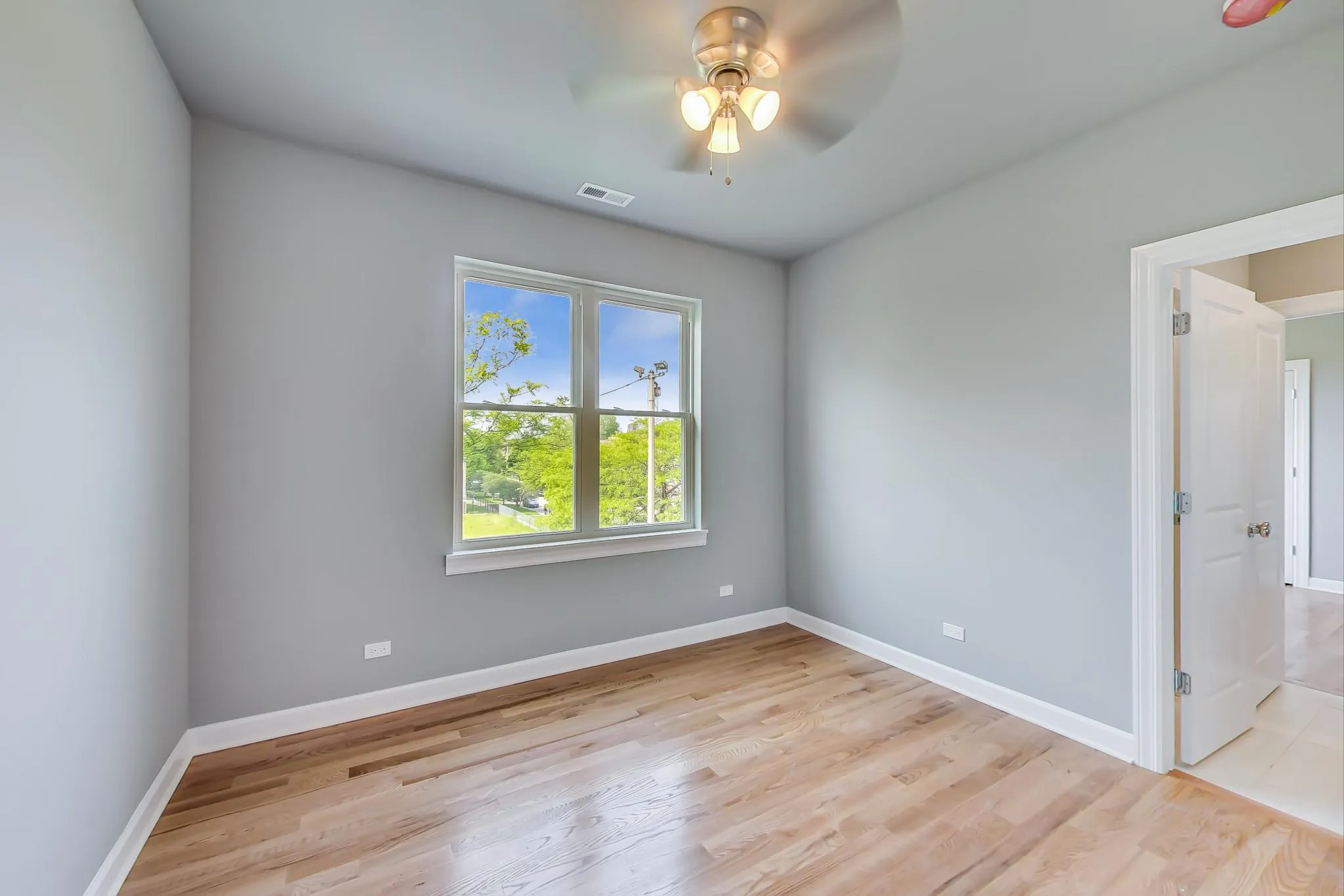 6132 S Kimbark Ave, ,  60637, USA 60637-unit#1W-Chicago-IL