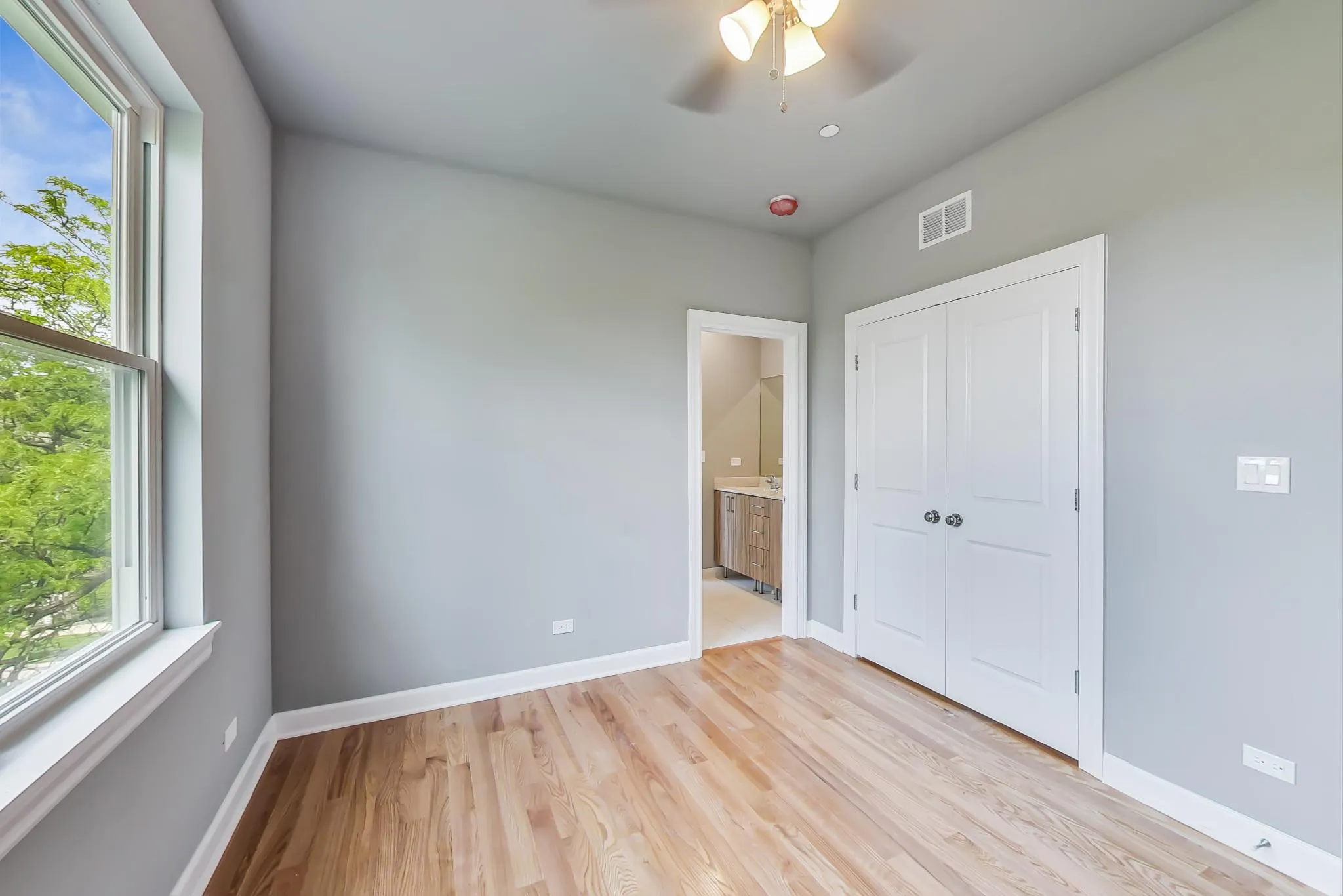 6132 S Kimbark Ave, ,  60637, USA 60637-unit#1W-Chicago-IL