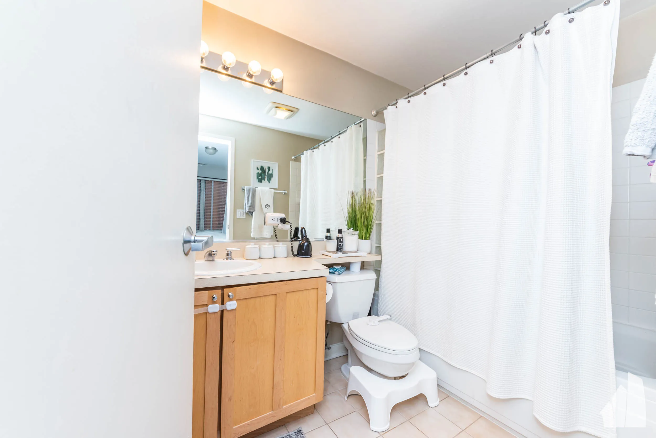 23 N Racine Ave, ,  60607, USA 60607-unit#406-Chicago-IL