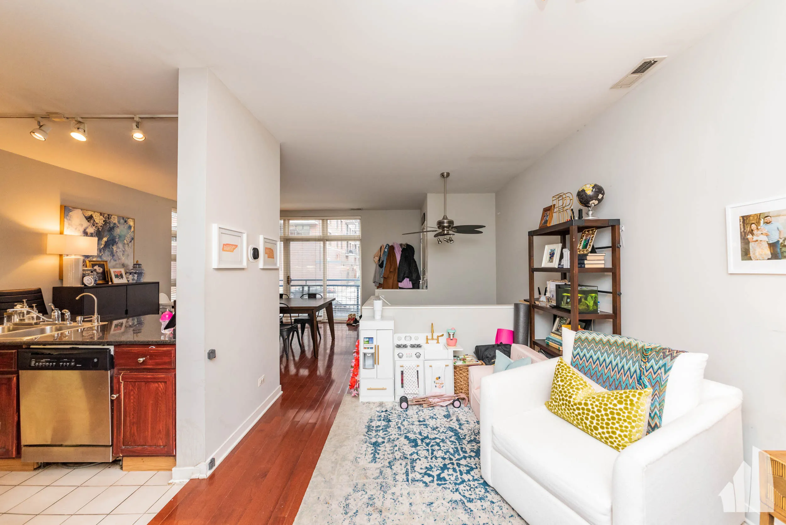 23 N Racine Ave, ,  60607, USA 60607-unit#406-Chicago-IL