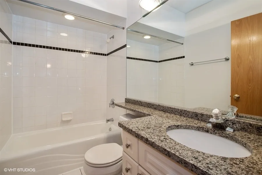 623 W Briar Pl, ,  60657, USA 60657-unit#1-Chicago-IL