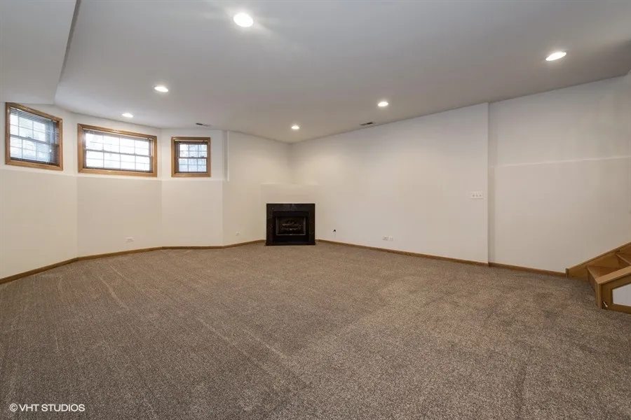 623 W Briar Pl, ,  60657, USA 60657-unit#1-Chicago-IL