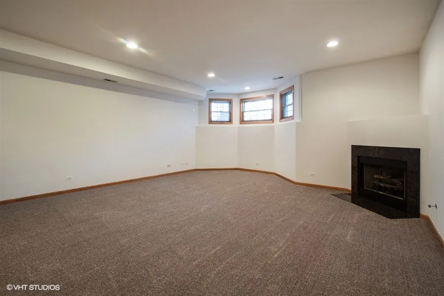 623 W Briar Pl, ,  60657, USA 60657-unit#1-Chicago-IL