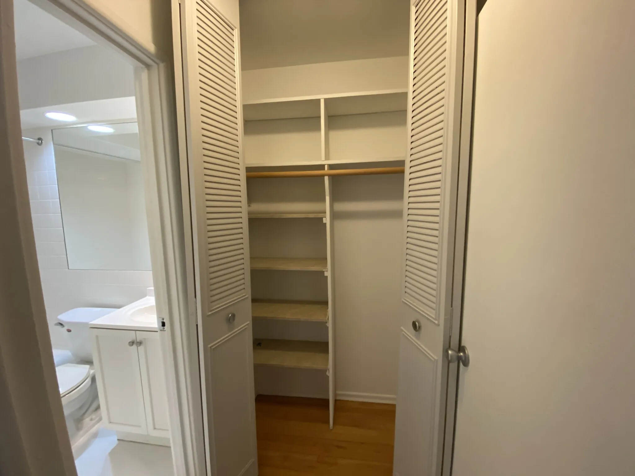 736 W Buena Ave, , 60613, USA 60613-unit#401-Chicago-IL