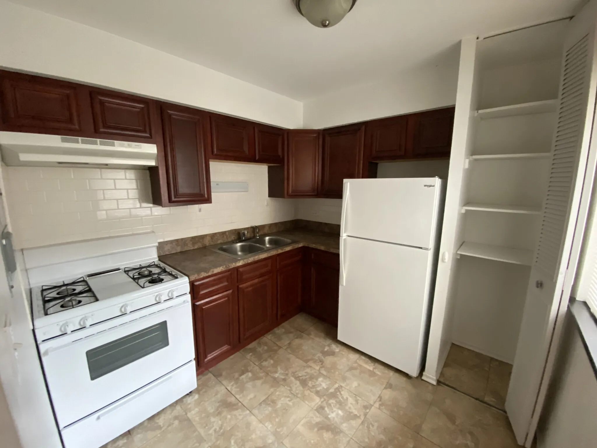 736 W Buena Ave, , 60613, USA 60613-unit#401-Chicago-IL