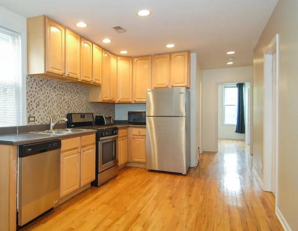 1433 W Oakdale Ave, ,  60657, USA 60657-unit#2-Chicago-IL