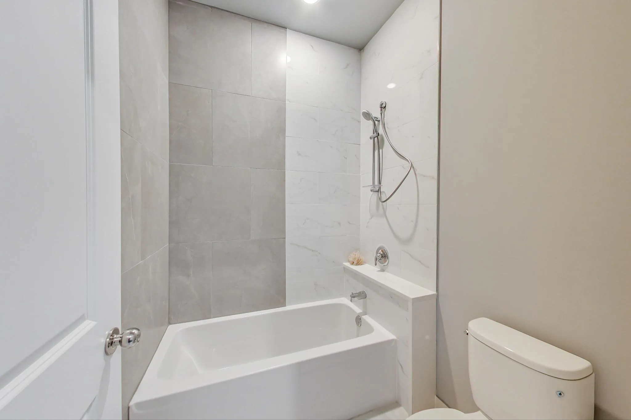 5117 S Kenwood Ave, , 60615, USA 60615-unit#301-Chicago-IL