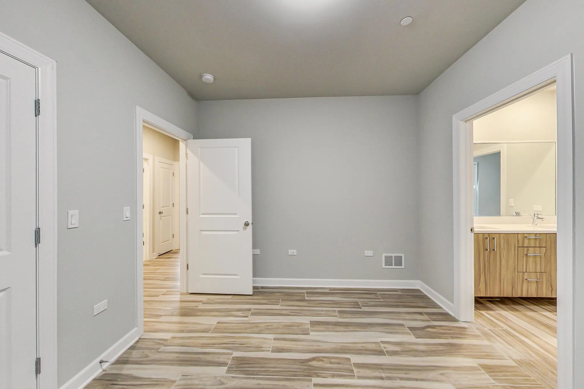 6135 S Kimbark Ave, , 60637, USA 60637-unit#202-Chicago-IL