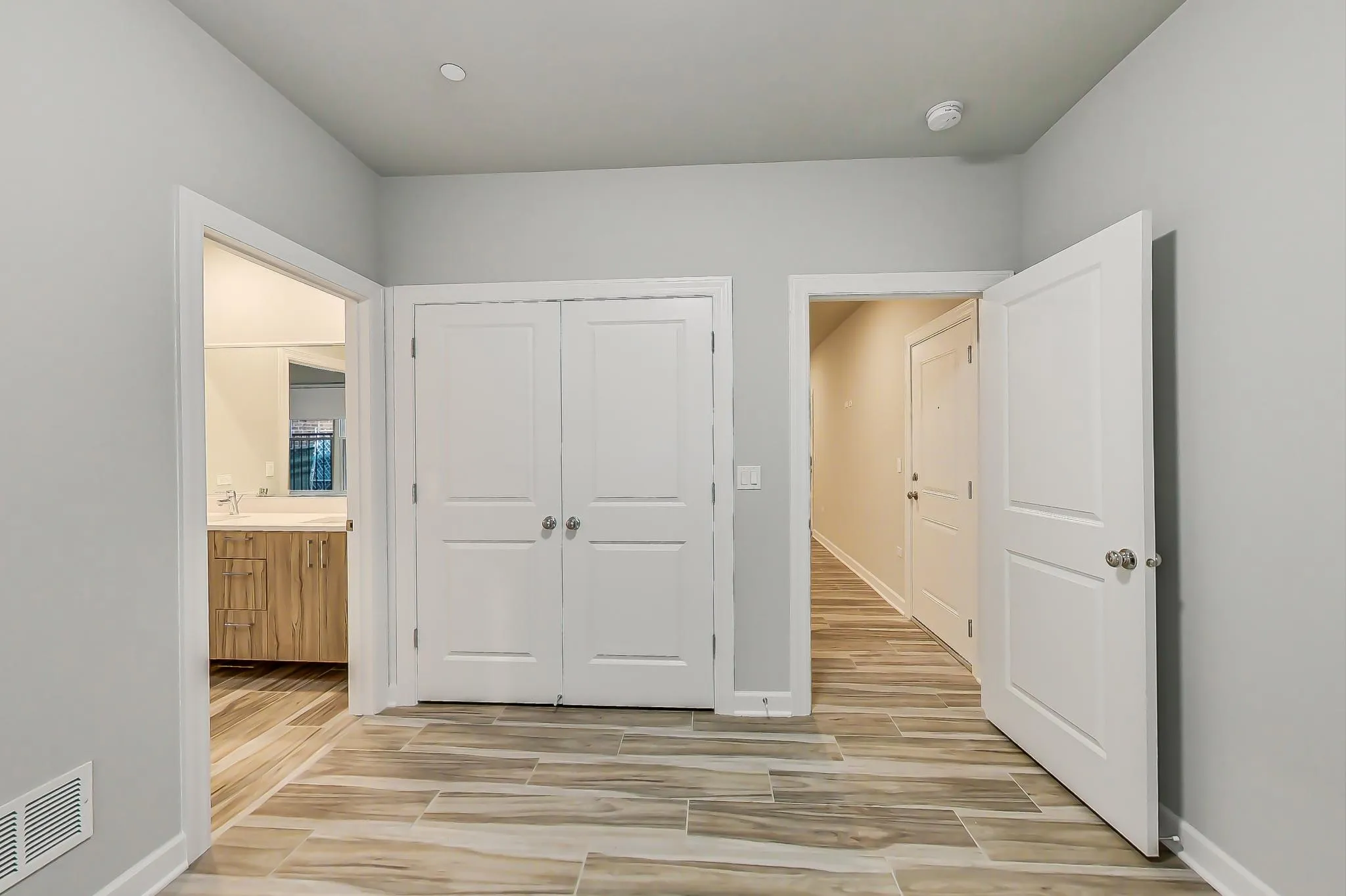 6135 S Kimbark Ave, , 60637, USA 60637-unit#202-Chicago-IL