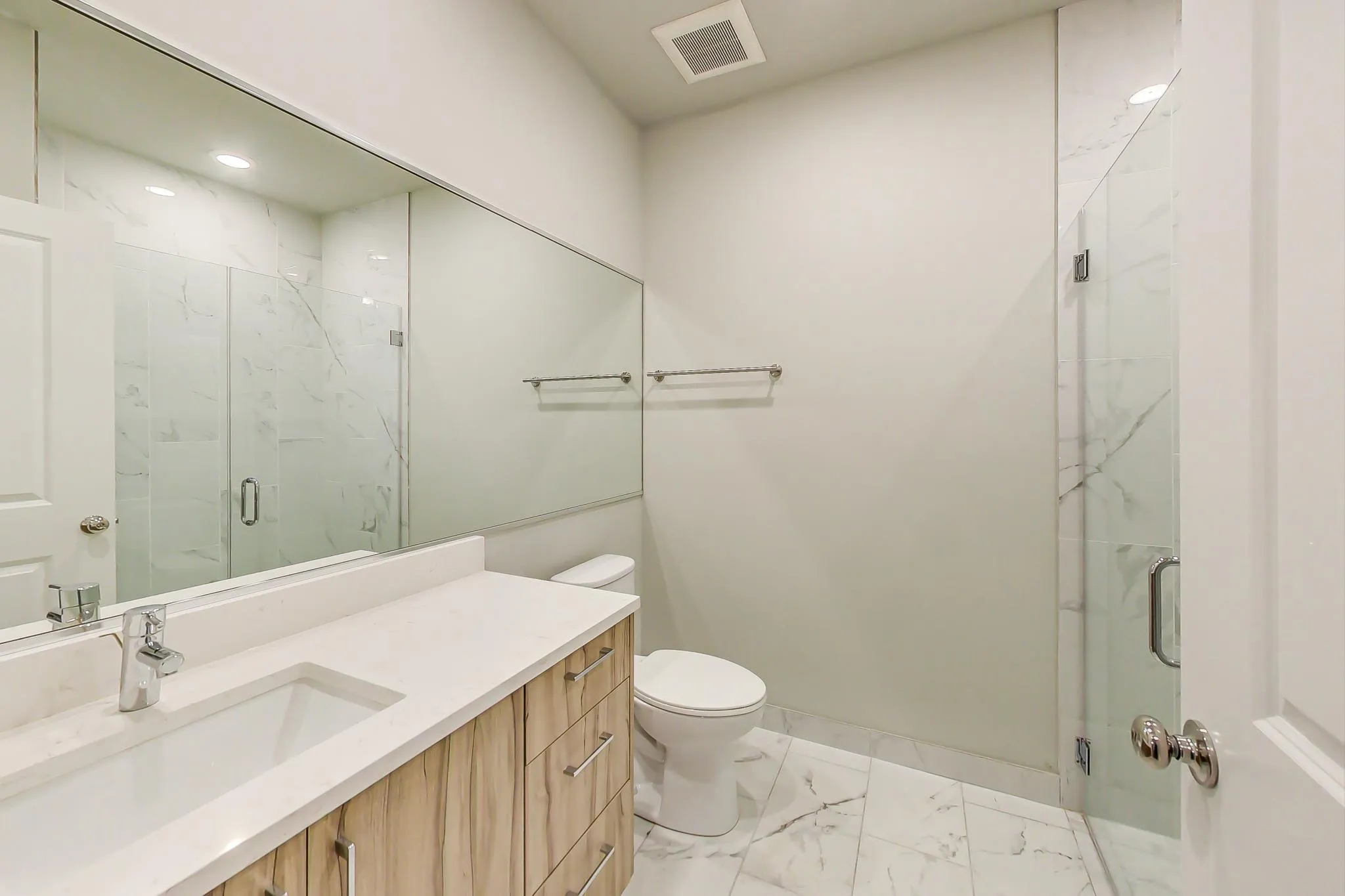 6135 S Kimbark Ave, , 60637, USA 60637-unit#202-Chicago-IL