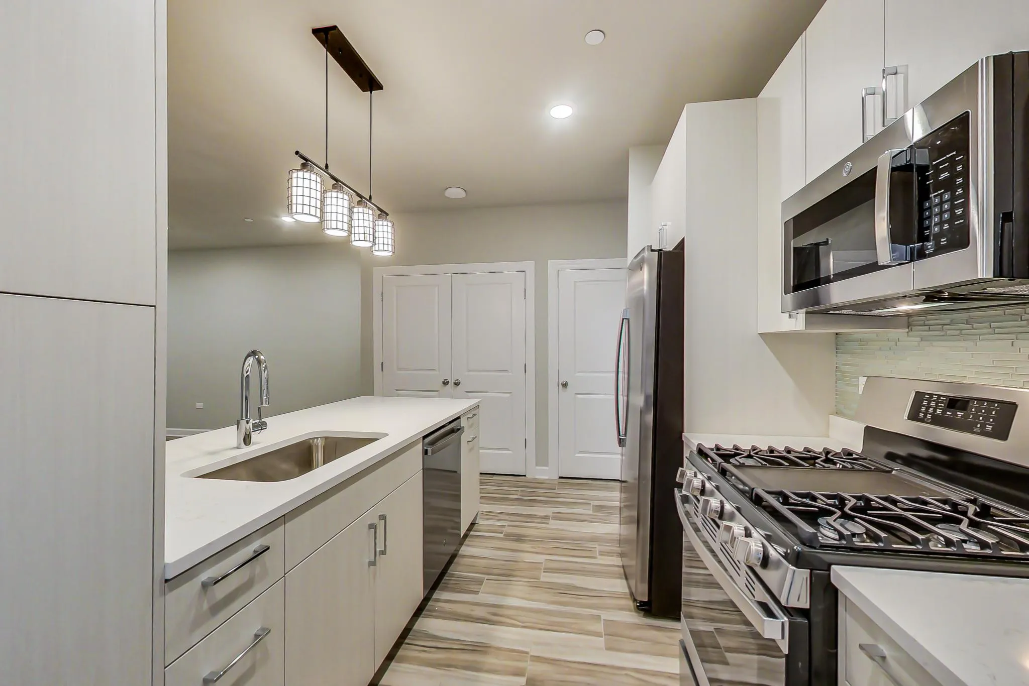 6135 S Kimbark Ave, , 60637, USA 60637-unit#202-Chicago-IL