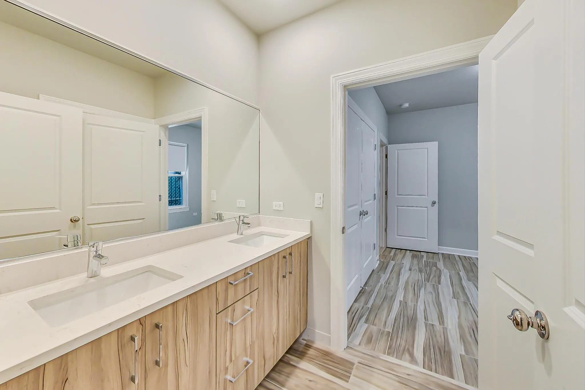 6135 S Kimbark Ave, , 60637, USA 60637-unit#202-Chicago-IL