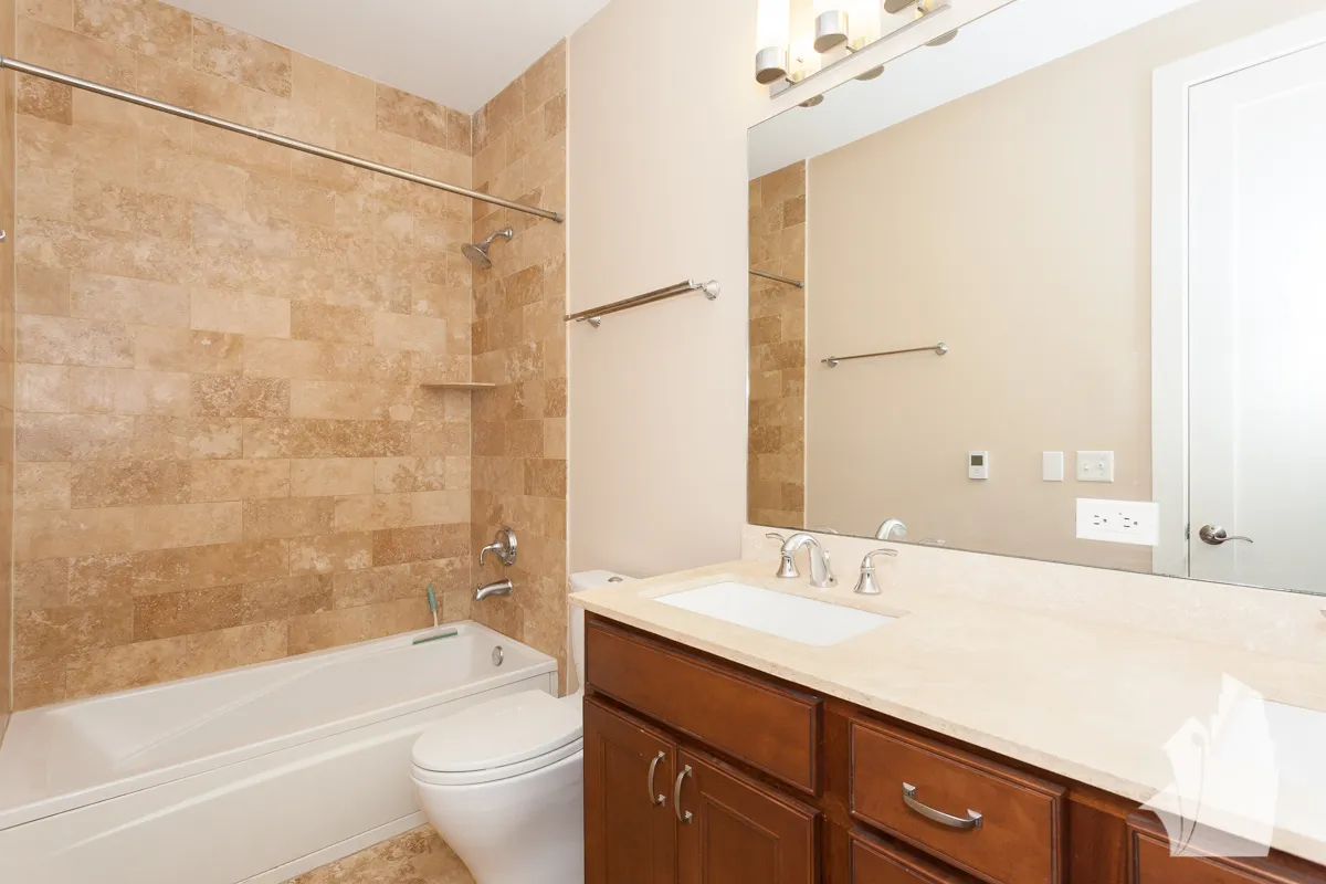 815 W Newport Ave, , 60657, USA 60657-unit#1R-Chicago-IL