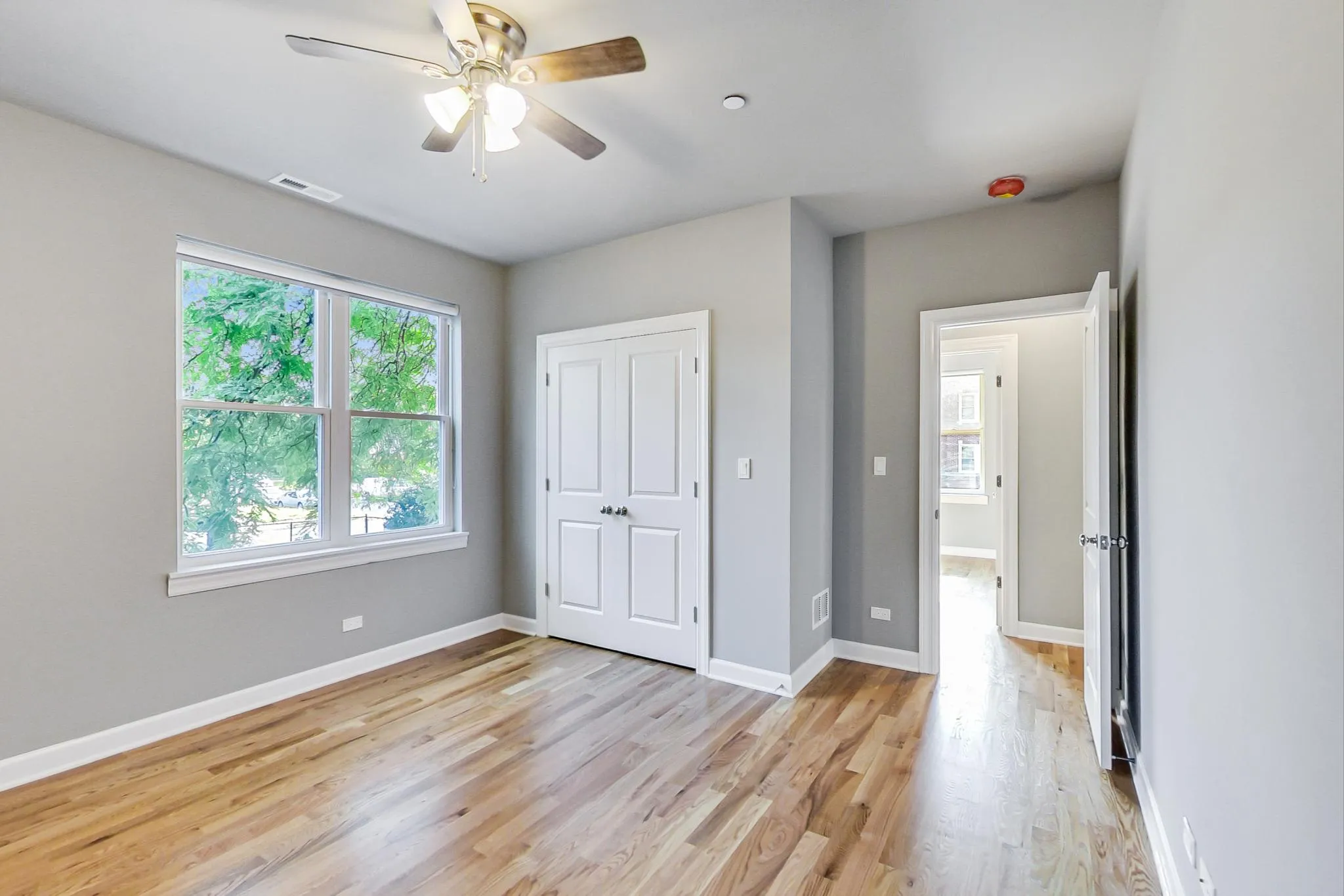 6204 S Kimbark Ave, , 60637, USA 60637-unit#2E-Chicago-IL