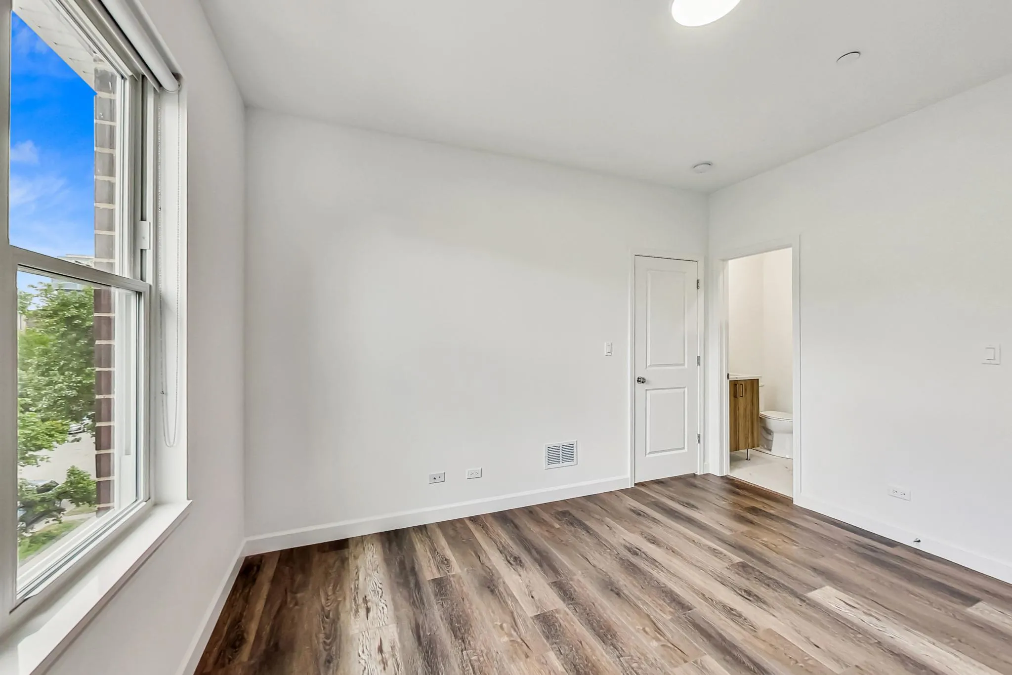 6135 S Kimbark Ave, ,  60637, USA 60637-unit#301-Chicago-IL