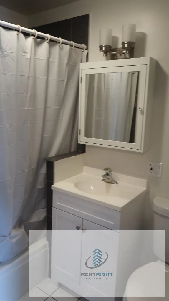 755 W Buena Ave, ,  60613, USA 60613-unit#206-Chicago-IL