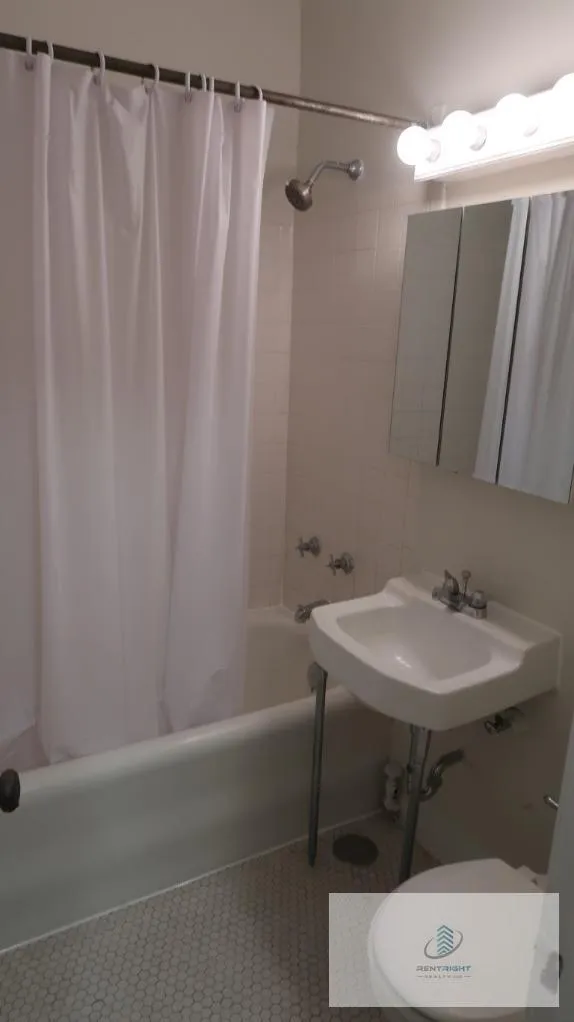 1209 W Sherwin Ave, ,  60626, USA 60626-unit#1209-208-Chicago-IL