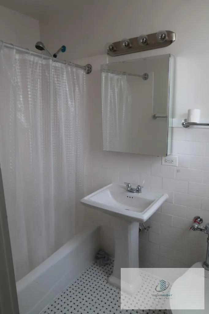 4526 N Sheridan Rd, ,  60640, USA 60640-unit#615-Chicago-IL