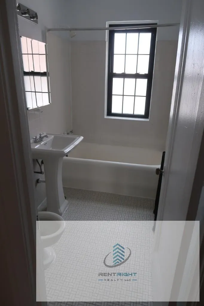 426 W Briar Pl, , 60657, USA 60657-unit#E6-Chicago-IL