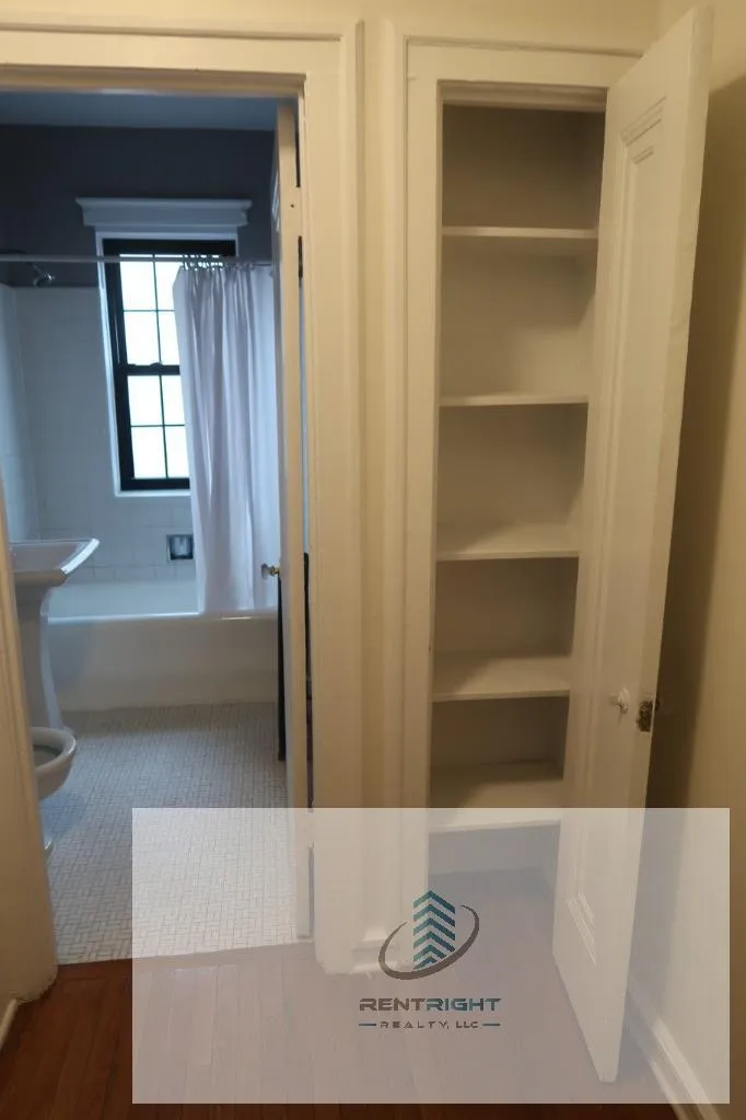 426 W Briar Pl, ,  60657, USA 60657-unit#J7-Chicago-IL