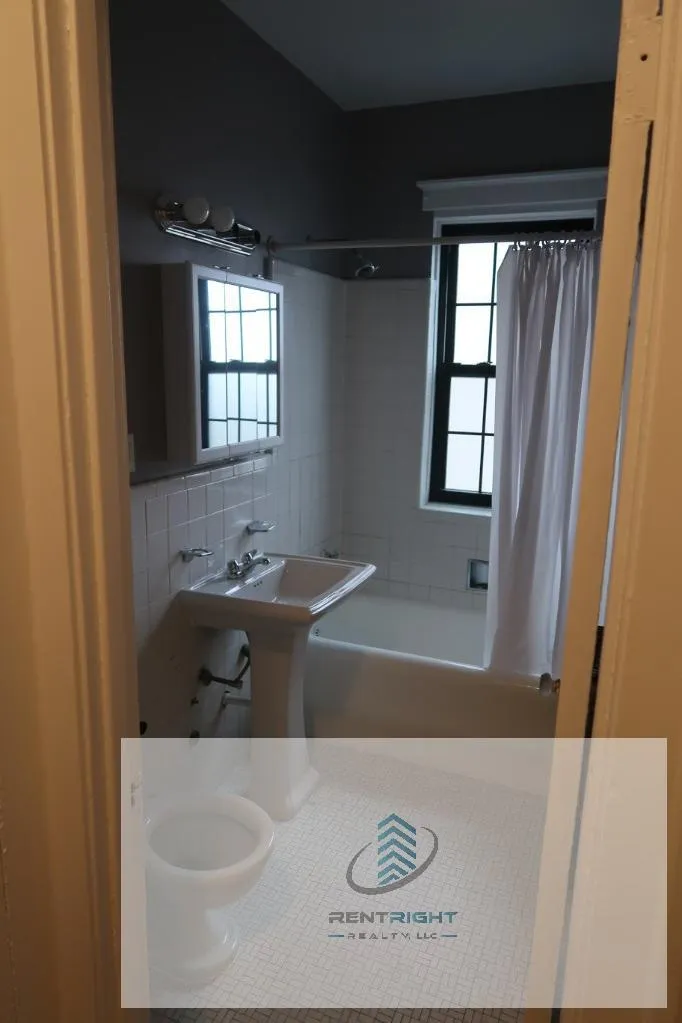 426 W Briar Pl, ,  60657, USA 60657-unit#J7-Chicago-IL