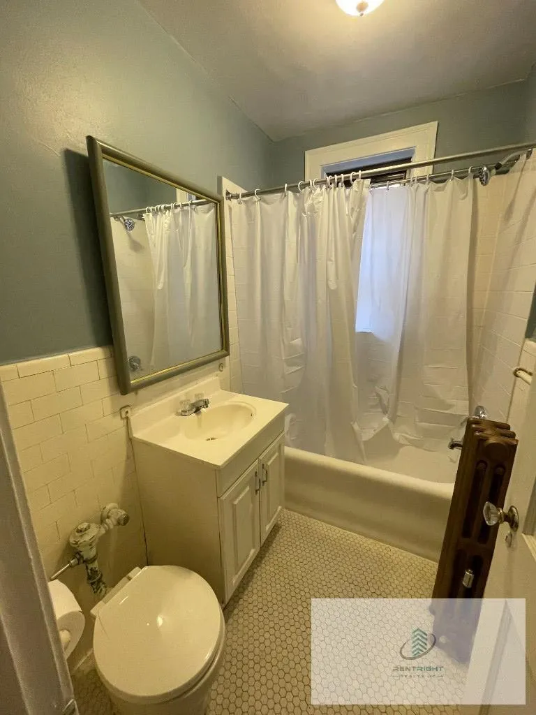 4236 N Broadway, ,  60613, USA 60613-unit#4236-304-Chicago-IL