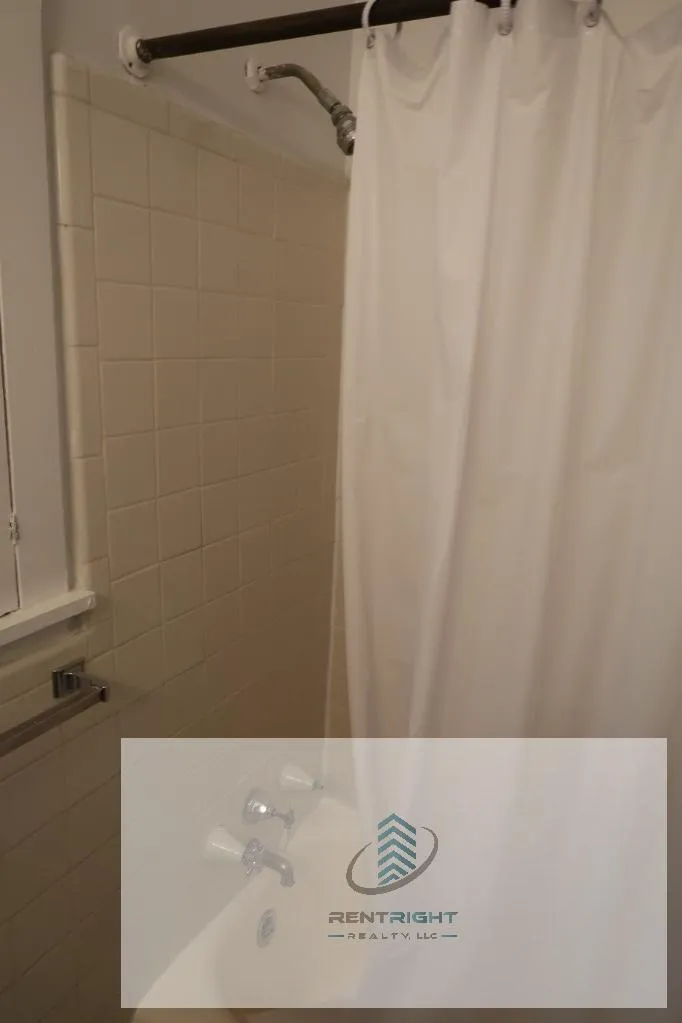 426 W Briar Pl, , 60657, USA 60657-unit#H2-Chicago-IL