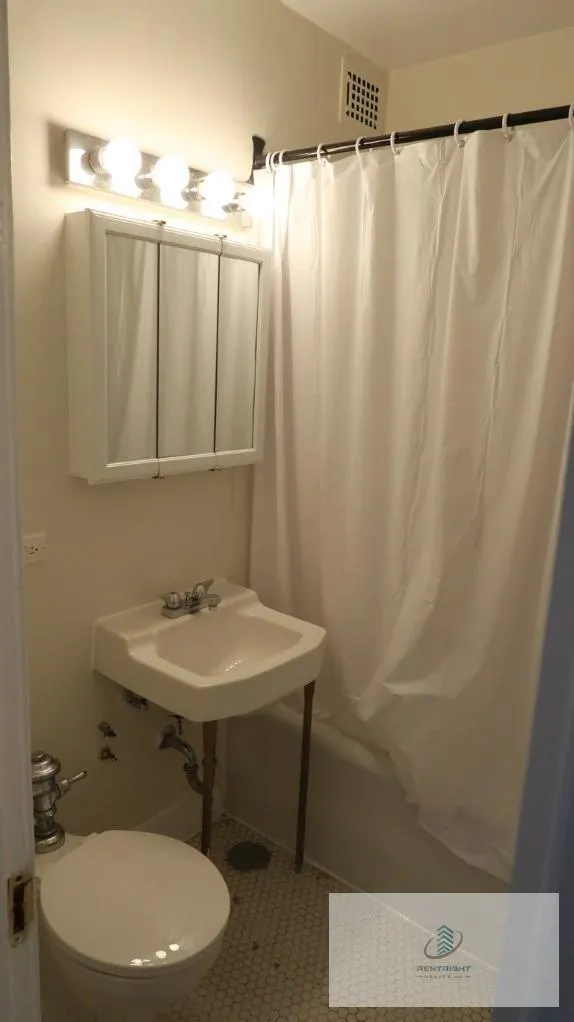 1209 W Sherwin Ave, , 60626, USA 60626-unit#1209-606-Chicago-IL