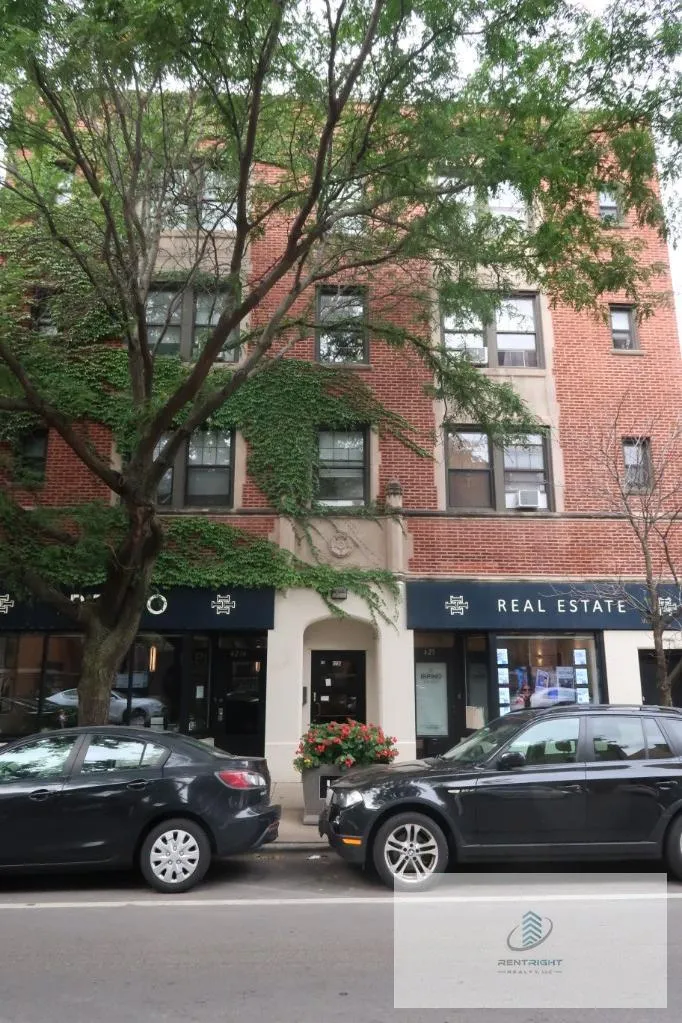 4236 N Broadway, , 60613, USA 60613-unit#4236-201-Chicago-IL