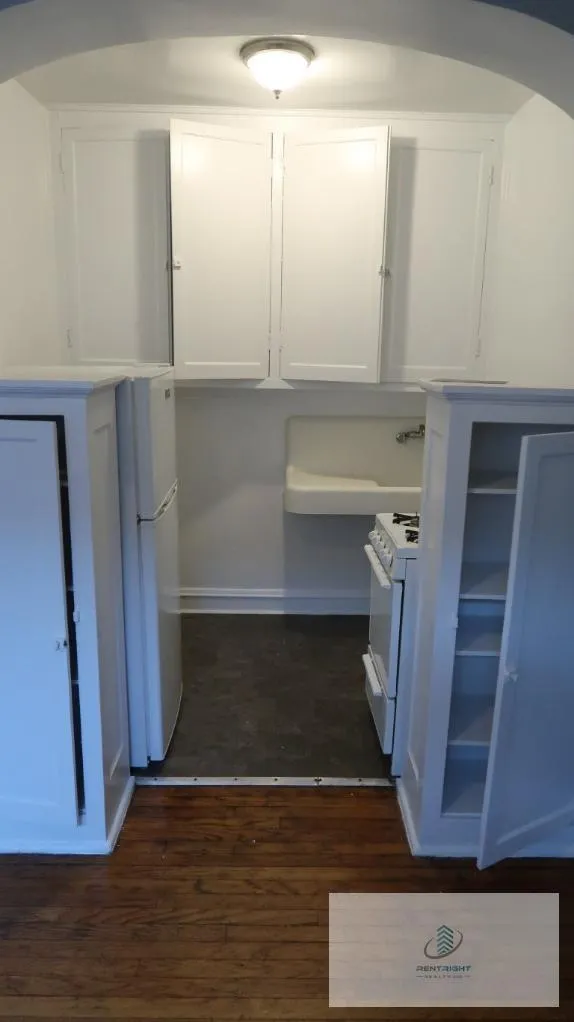 4588 N Elston Ave, ,  60630, USA 60630-unit#202-Chicago-IL