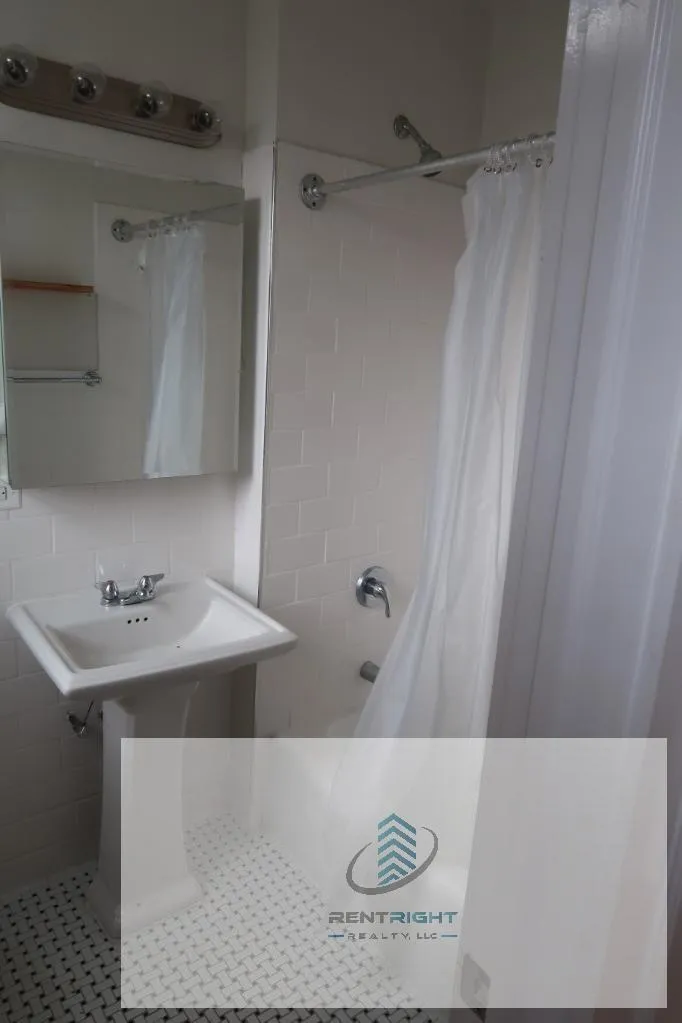 4526 N Sheridan Rd, , 60640, USA 60640-unit#201-Chicago-IL