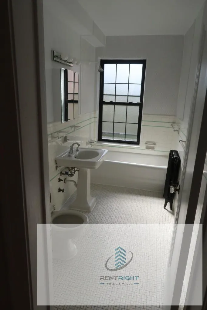 426 W Briar Pl, ,  60657, USA 60657-unit#B1-Chicago-IL
