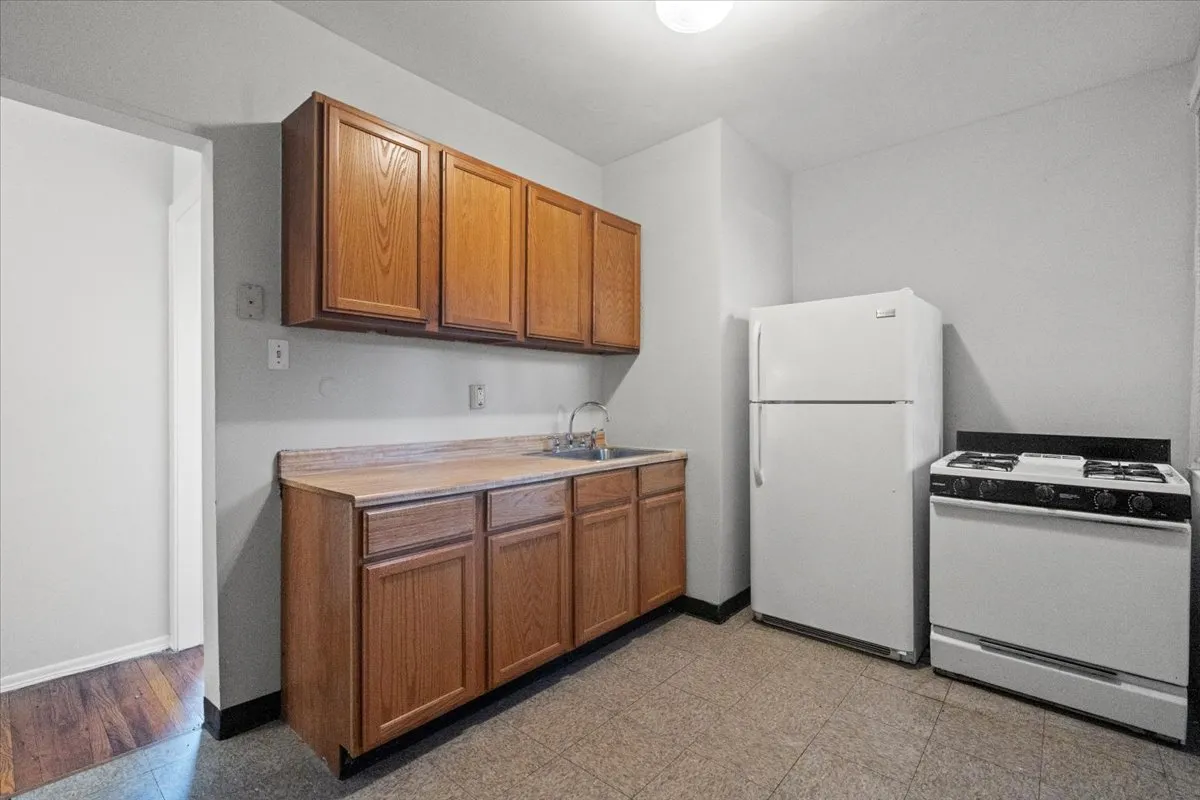6700 S Merrill Ave, ,  60649, USA 60649-unit#3E-Chicago-IL