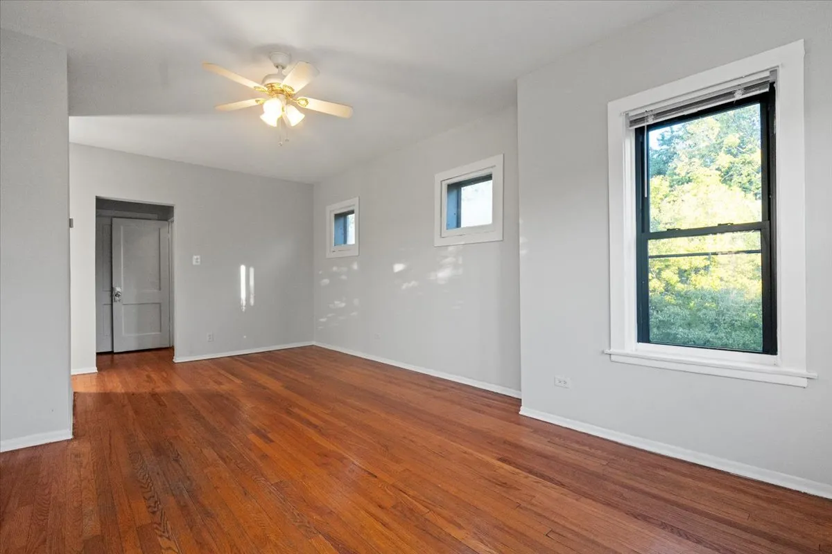 6700 S Merrill Ave, ,  60649, USA 60649-unit#3E-Chicago-IL