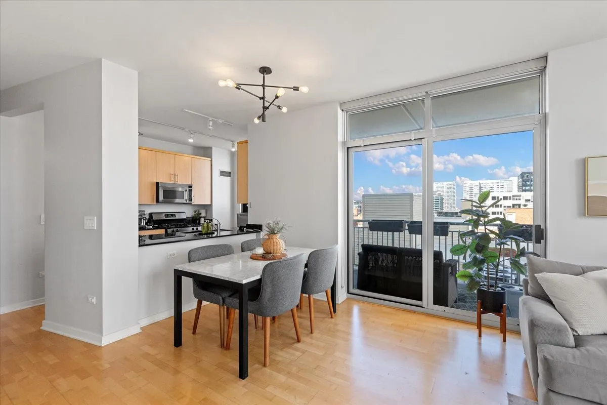 330 W Grand Ave, , 60654, USA 60654-unit#1206-Chicago-IL