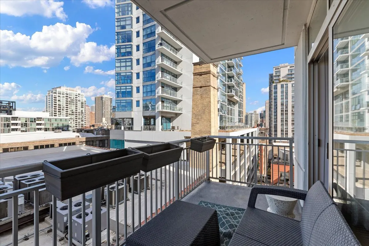 330 W Grand Ave, , 60654, USA 60654-unit#1206-Chicago-IL