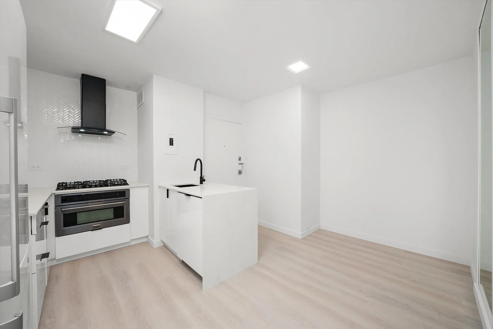 247 E Chestnut St, , 60611, USA 60611-unit#2004-Chicago-IL