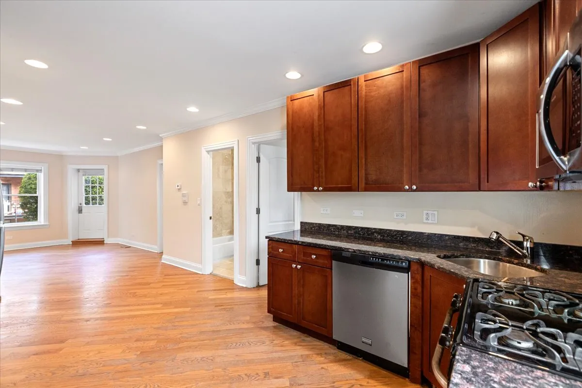 4016 N Central Park Ave, ,  60618, USA 60618-unit#3E-Chicago-IL